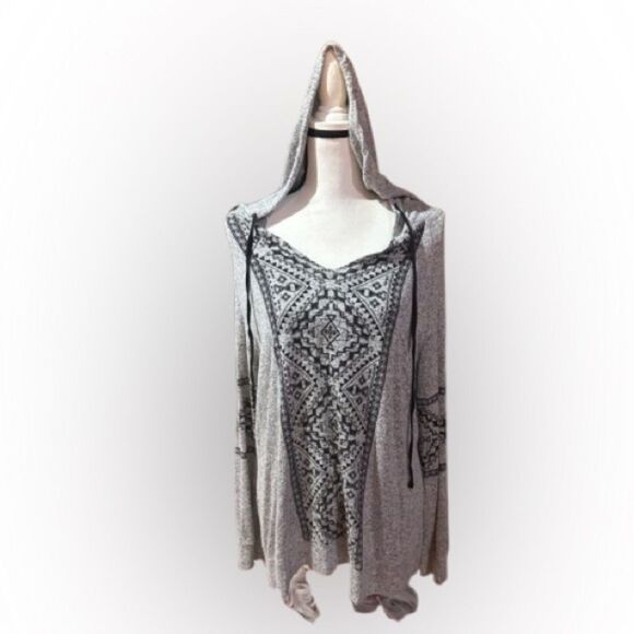 🟧 3 For $30 Gray Hoodie with Black Geometric Design - Picture 1 of 1